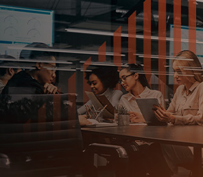 Image d’une personne devant un ordinateur portable